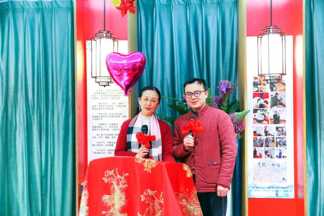 东北姐妹在西餐厅吃什么_东北姐妹饺子馆_姐妹餐馆